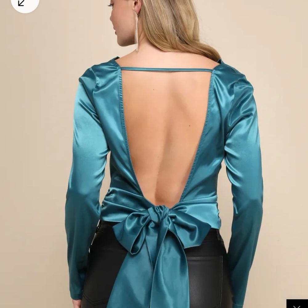 Beautiful teal LuLus top! - Picture 2 of 3